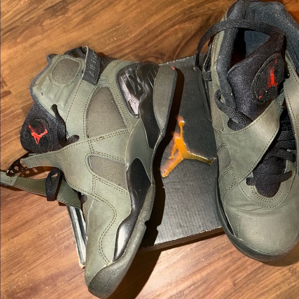 Jordan 8 - Picture 2 of 9